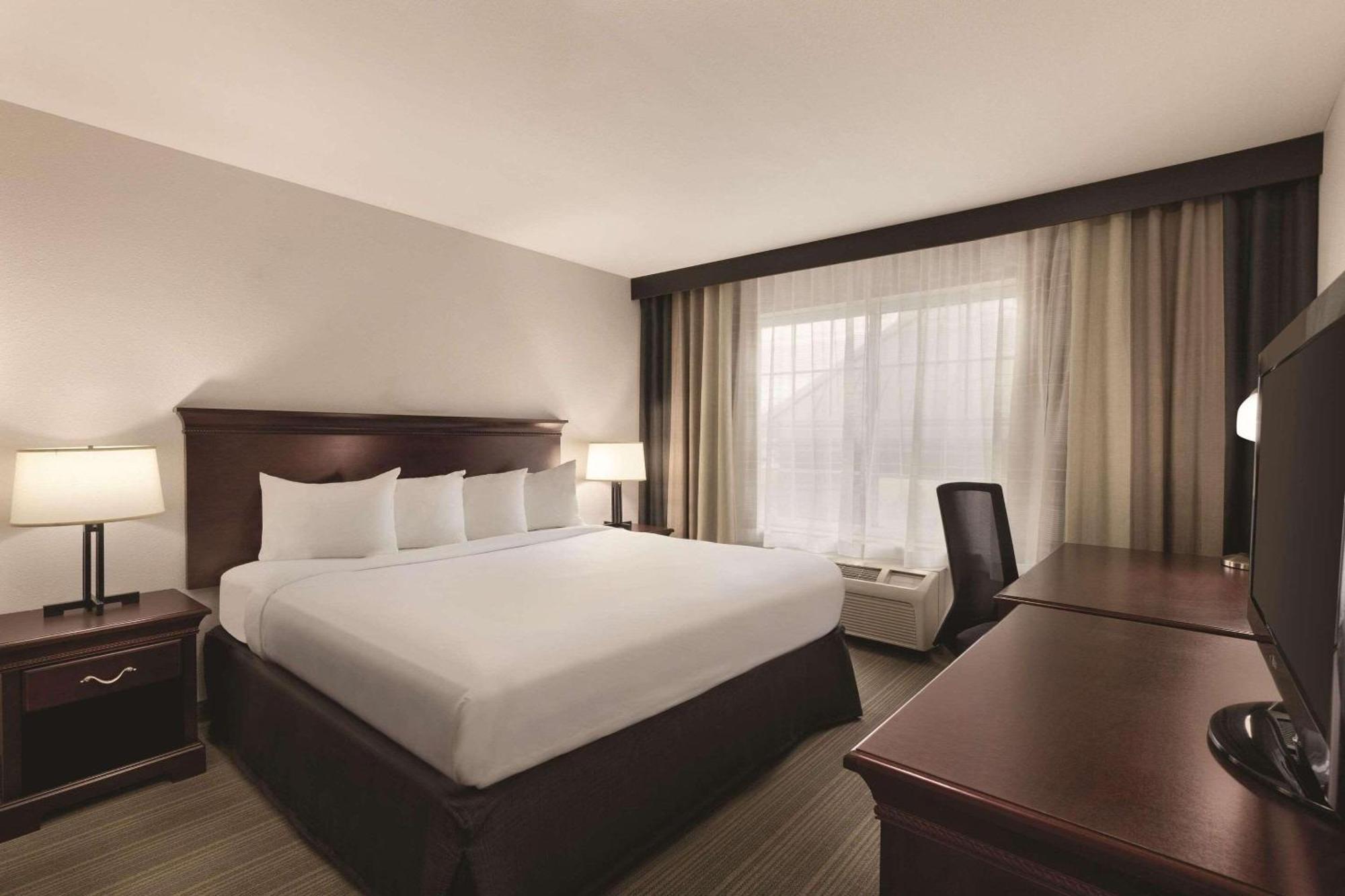 Country Inn & Suites By Radisson, Madison, Al Екстер'єр фото